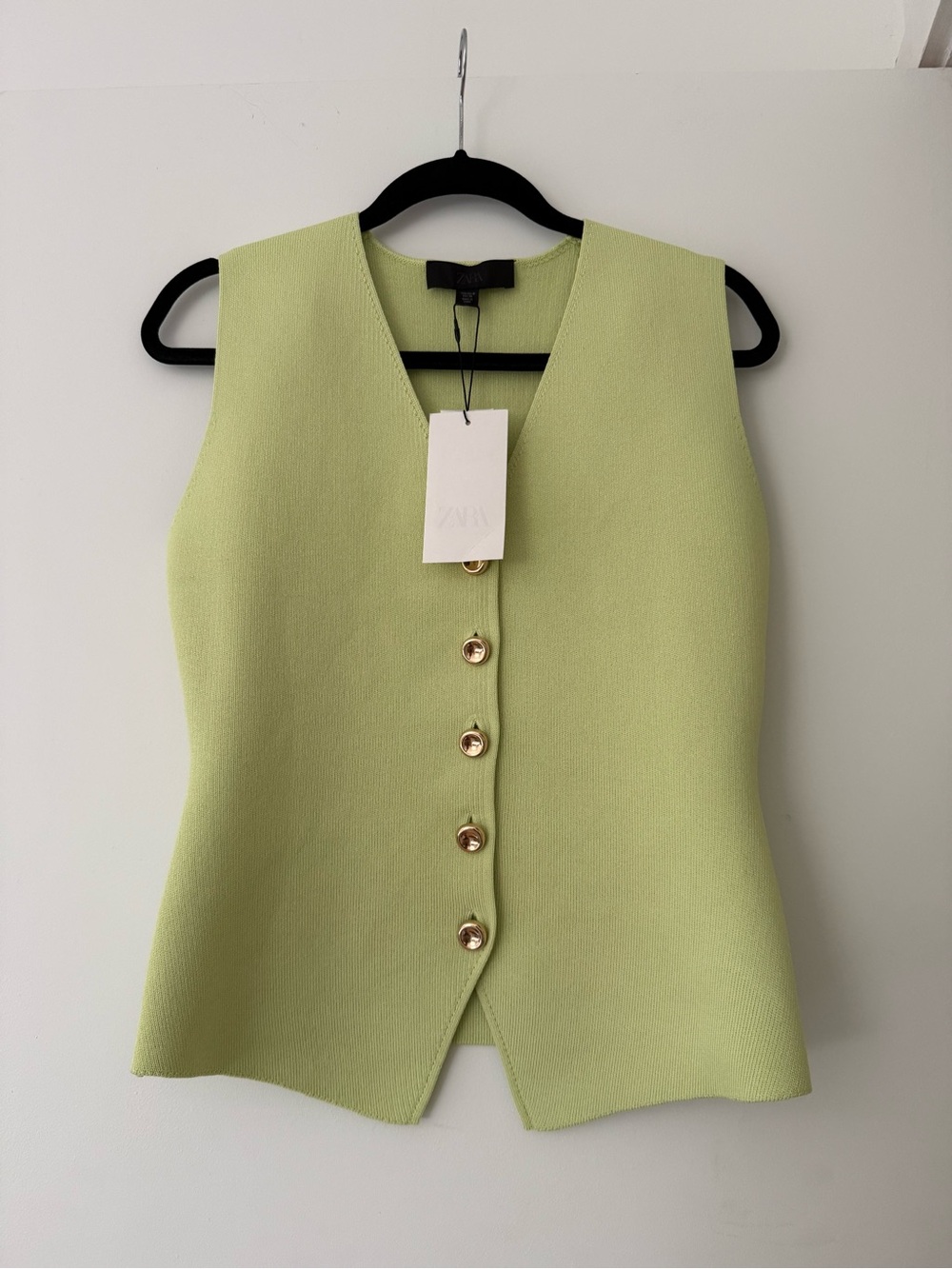 ZARA Apple Green Smooth Knit Vest Top Gold Buttons NWT Size M - Picture 3 of 5